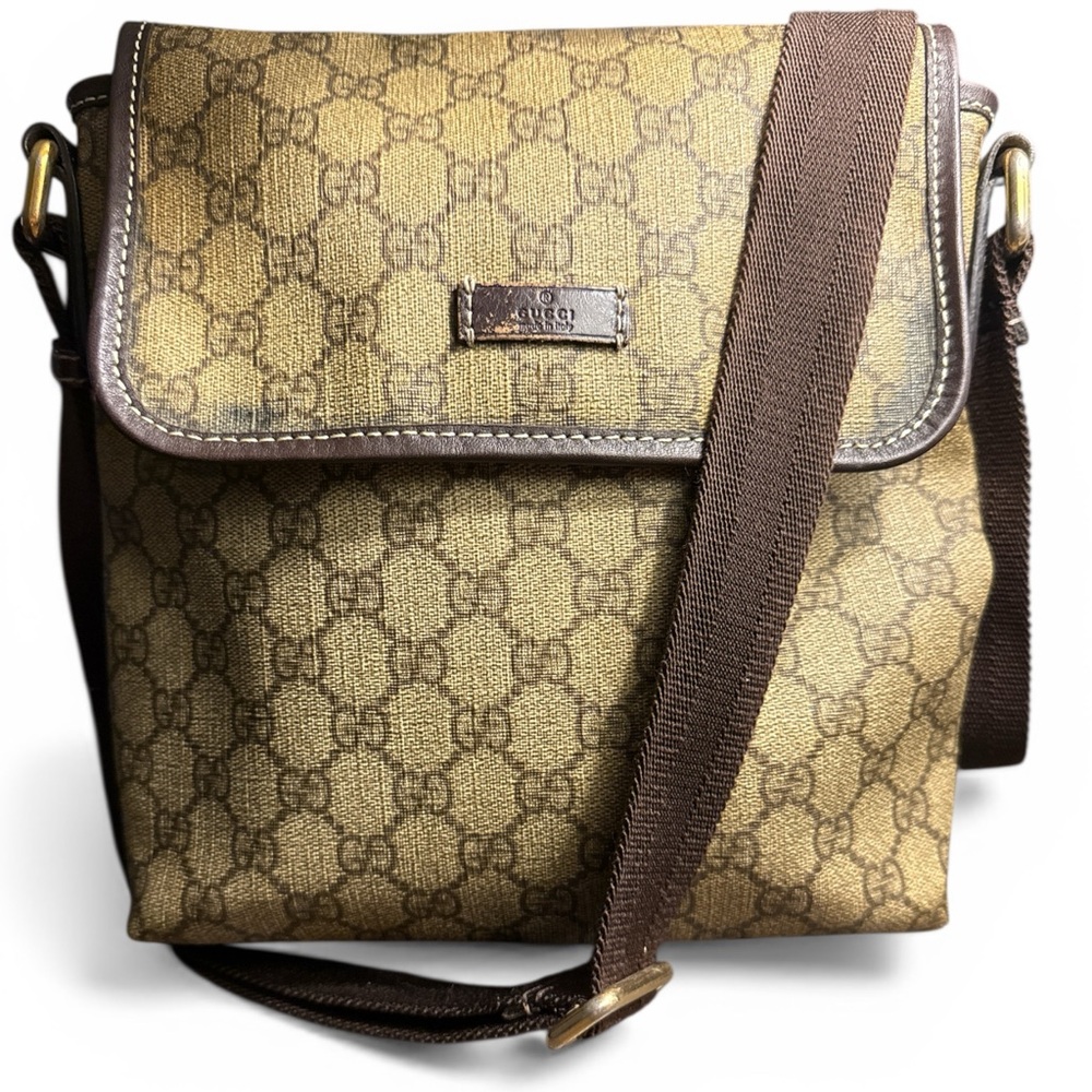 Gucci GG Supreme Messenger Crossbody Bag Coated Canvas